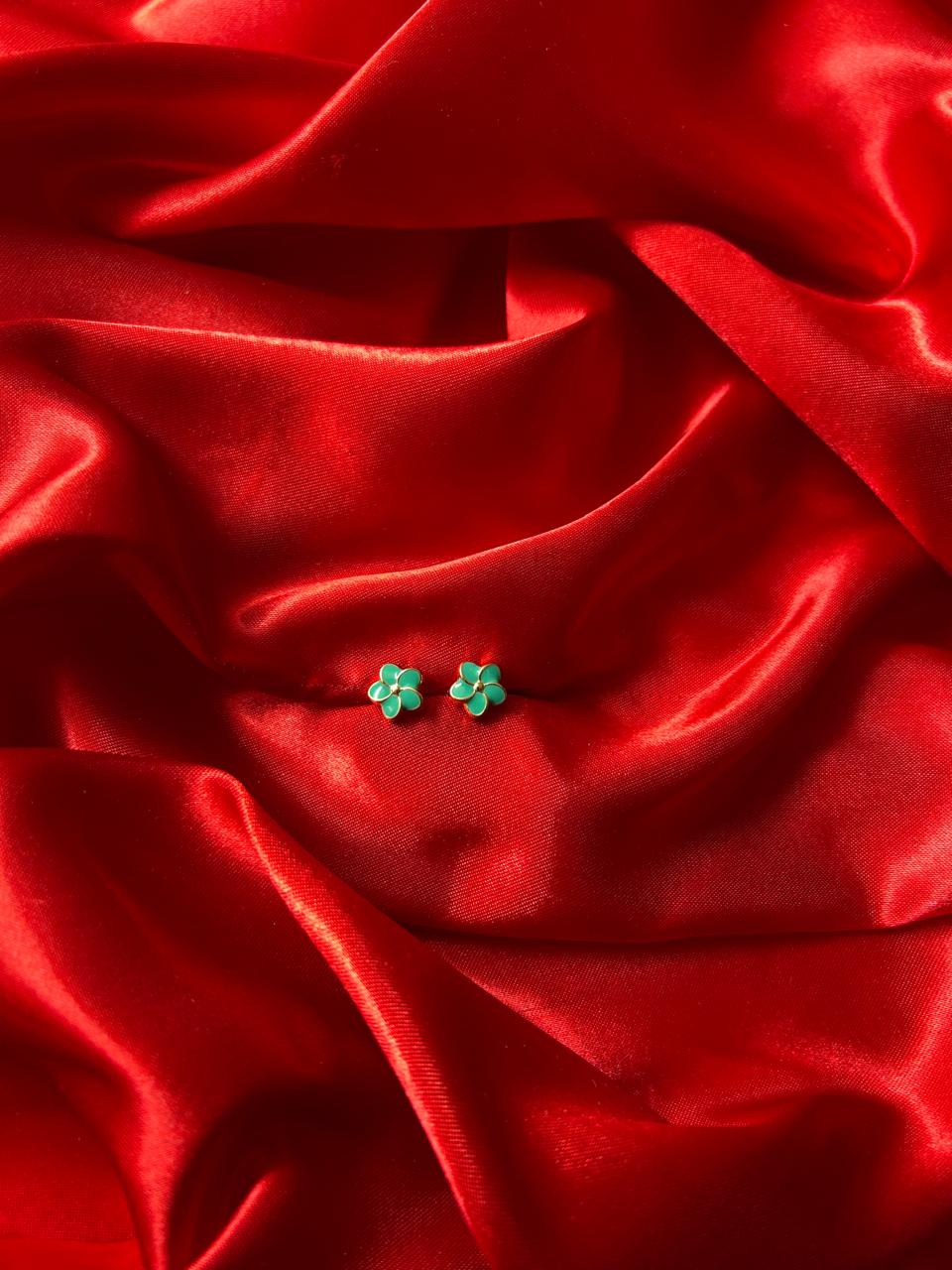 Elegant Green Flower Studs