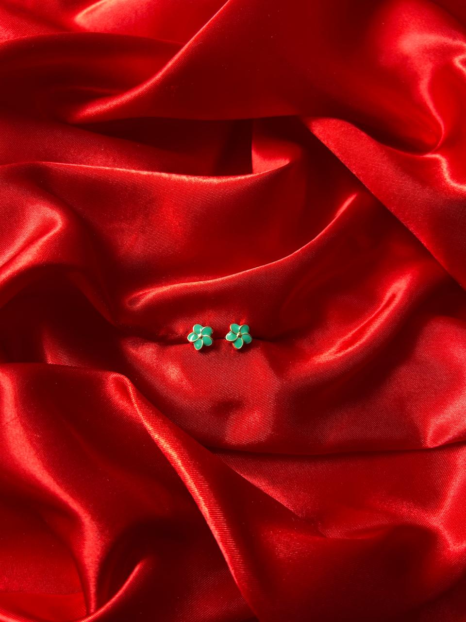 Elegant Green Flower Studs