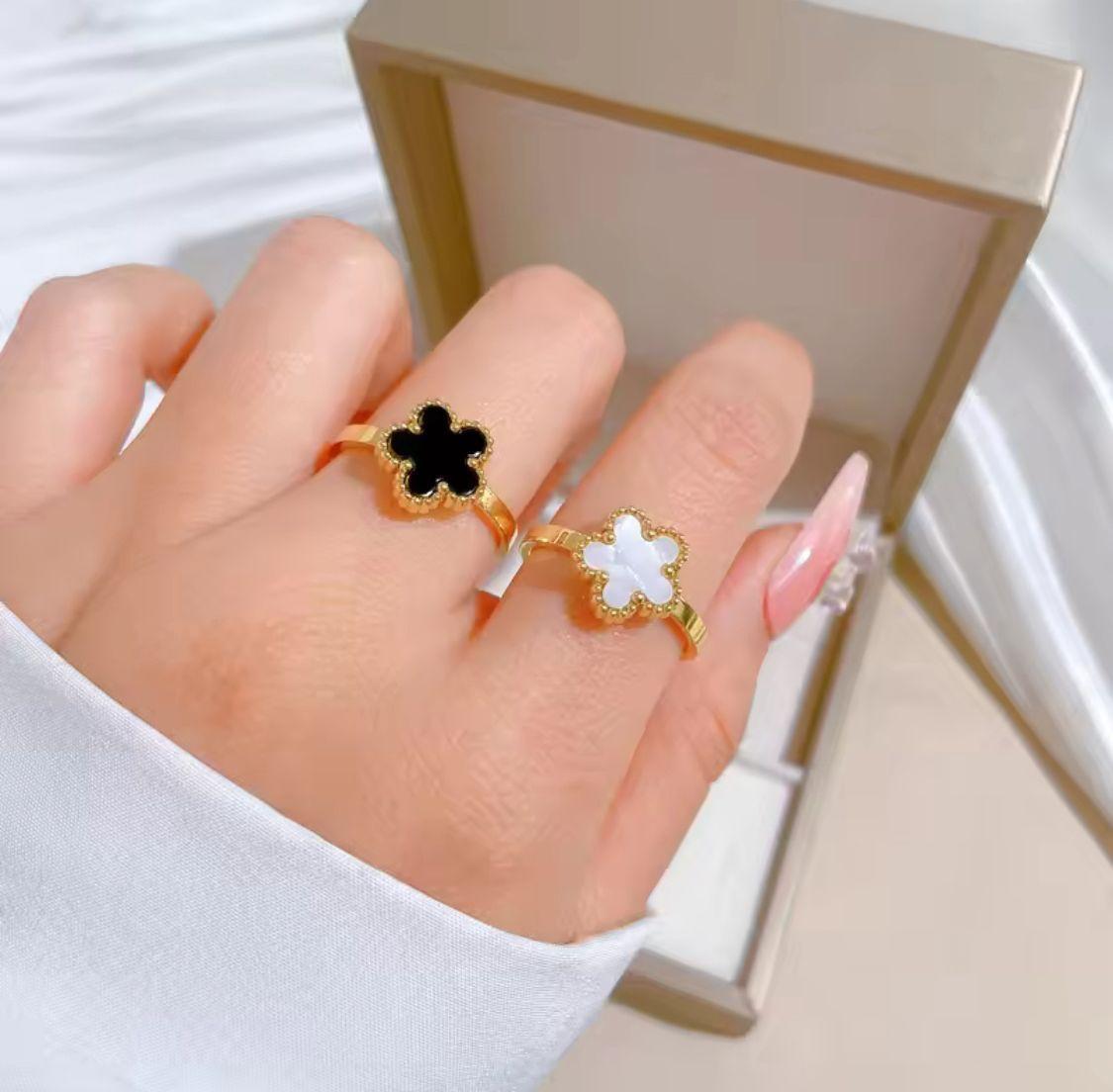Lucky Clover Elegance Ring