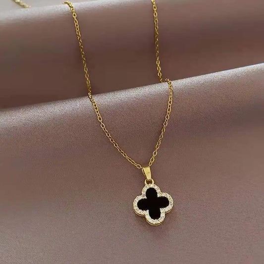 Clover Gold Pendant Necklace