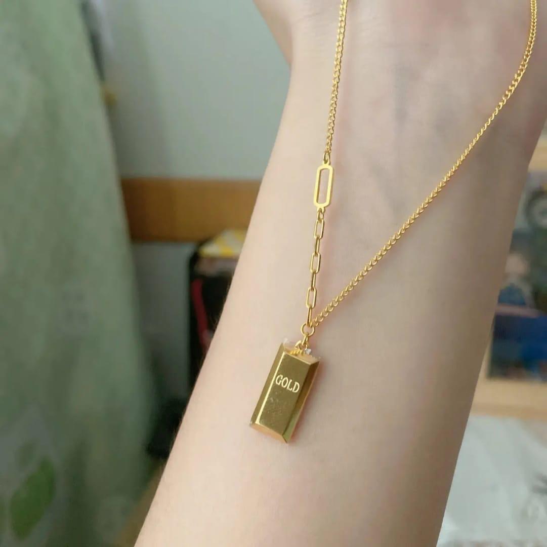 Golden Bar Minimalist Necklace