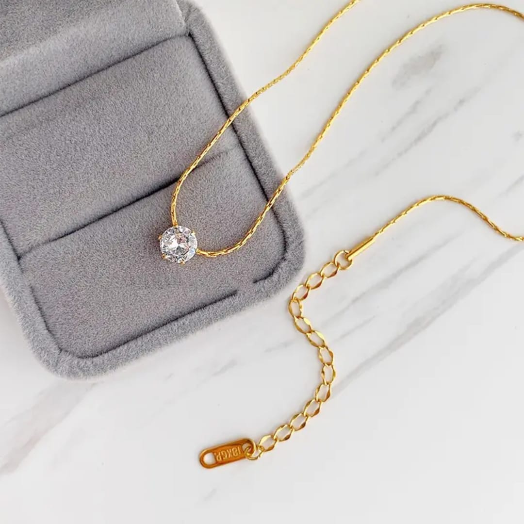 Solitaire Sparkle Gold Chain Necklace
