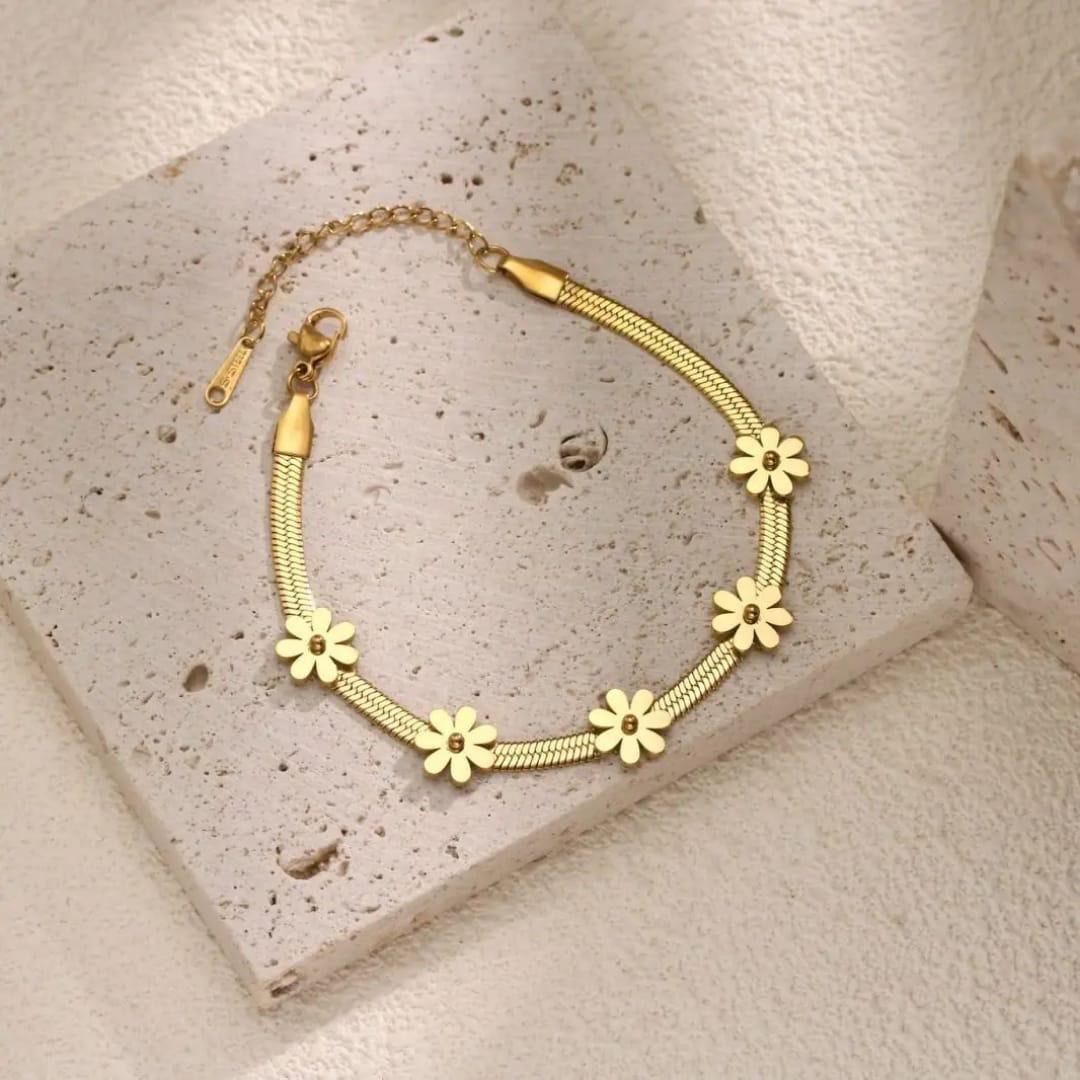 Golden Daisy Snake Chain Bracelet